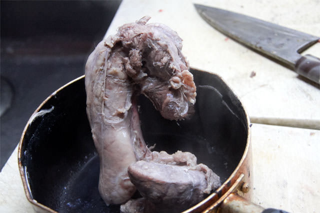 煮た猪の陰茎