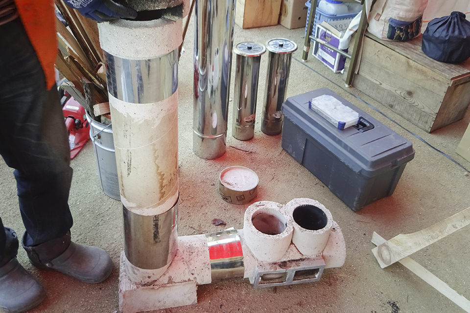 耐火セメントでロケットストーブを作ったよ！